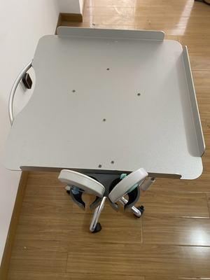 Étagère à rouleaux de moniteur d'ECG avec panier pour un design moderne et un service OEM valide