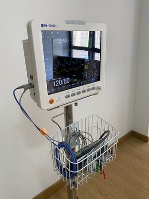 Le téléviseur de chariot de la clinique de style moderne avantageux téléviseur de chariot pour le patient