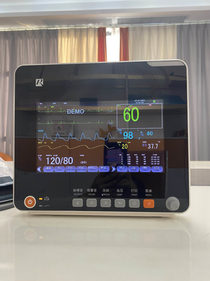 Moniteur de patient multiparamètres avec ECG Resp SpO2 Nibp Temp et support mobile OEM disponible