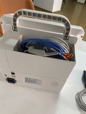 Moniteur patient multiparamétrique portable 12,1 pouces avec support sur chariot et batterie Li-ion intégrée pour l'USI de l'hôpital