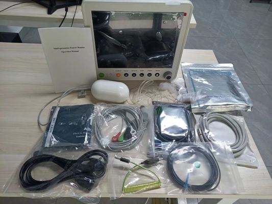 Moniteur patient multiparamétrique 12,1 pouces avec 6 paramètres et ETCO2 en option pour les soins intensifs et le chevet