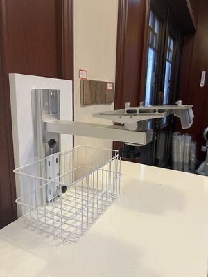 Support de montage de mur métallique réglable en hauteur pour le bras de support du moniteur du patient dans le service hospitalier